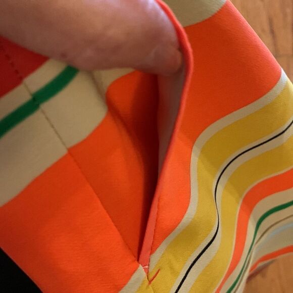 Outback Red Size 4 100% polyester low rise shorts - Picture 6 of 12